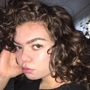 Meet your Posher, Naomi